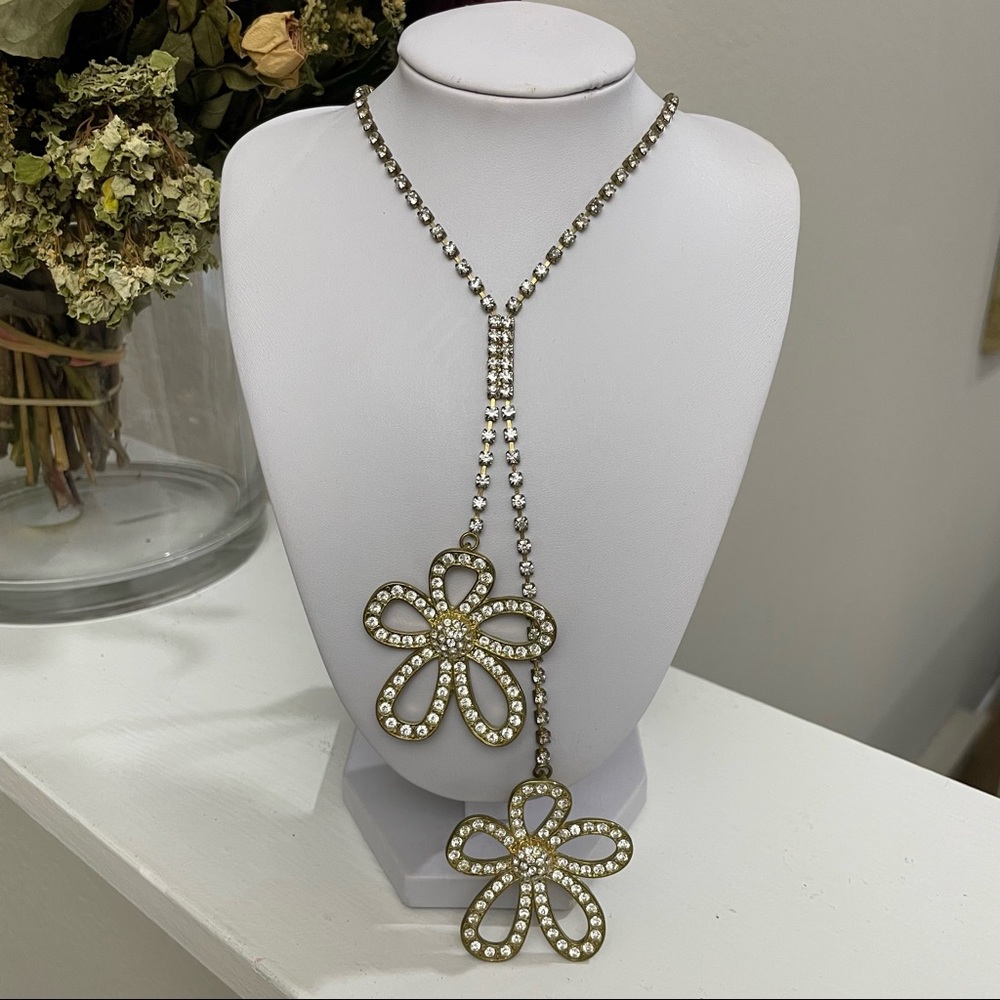 Dangling Flower Fashion Necklace